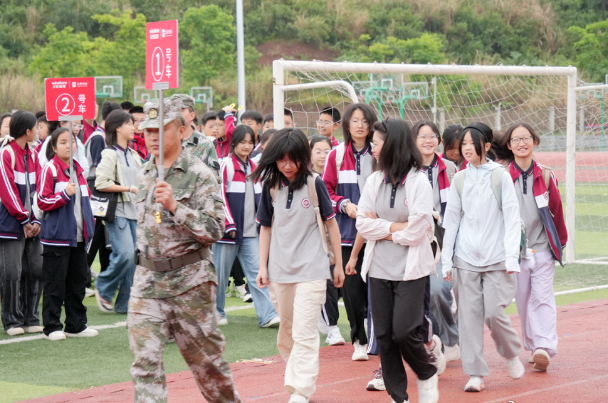 让学生感受到被关注被关爱的温暖成为学生精神世界的良师益友 让学生感受到被关注被关爱的温暖成为学生精神世界的良师益友
