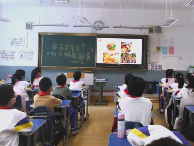 高等教育结构布局中心城区和新区高等教育资源集聚区格局根本